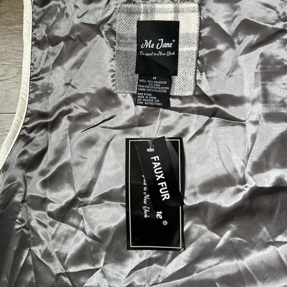 𝅺nwt Me Jane Faux Sherpa Fur Gray Plaid Vest - Picture 3 of 4